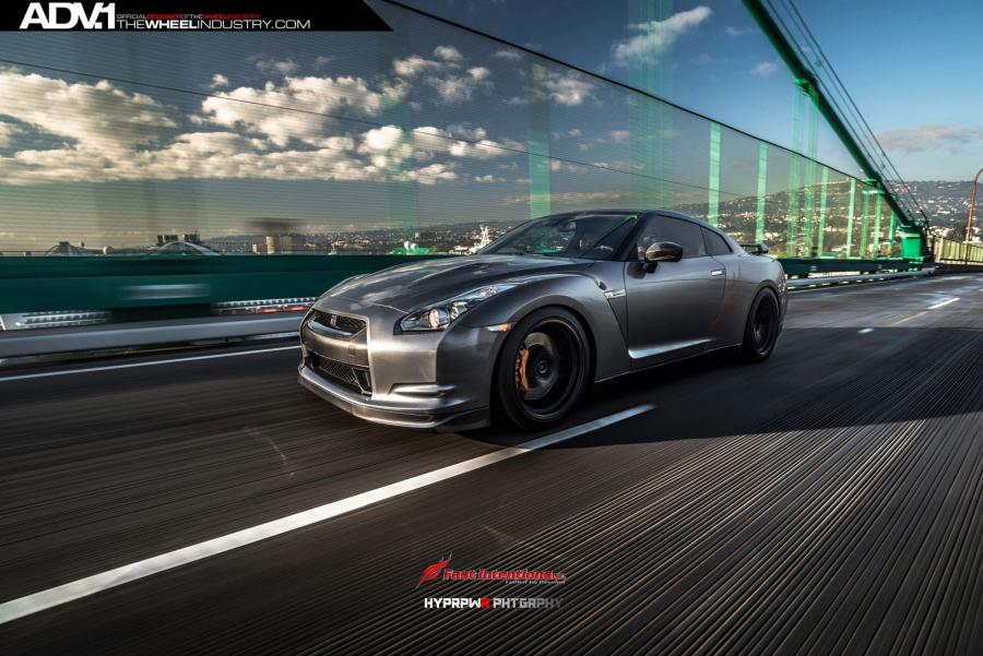  Nissan GT-R on ADV.1 Wheels (ADV50MV1SL) 2015 года  (фото 2 из 36)